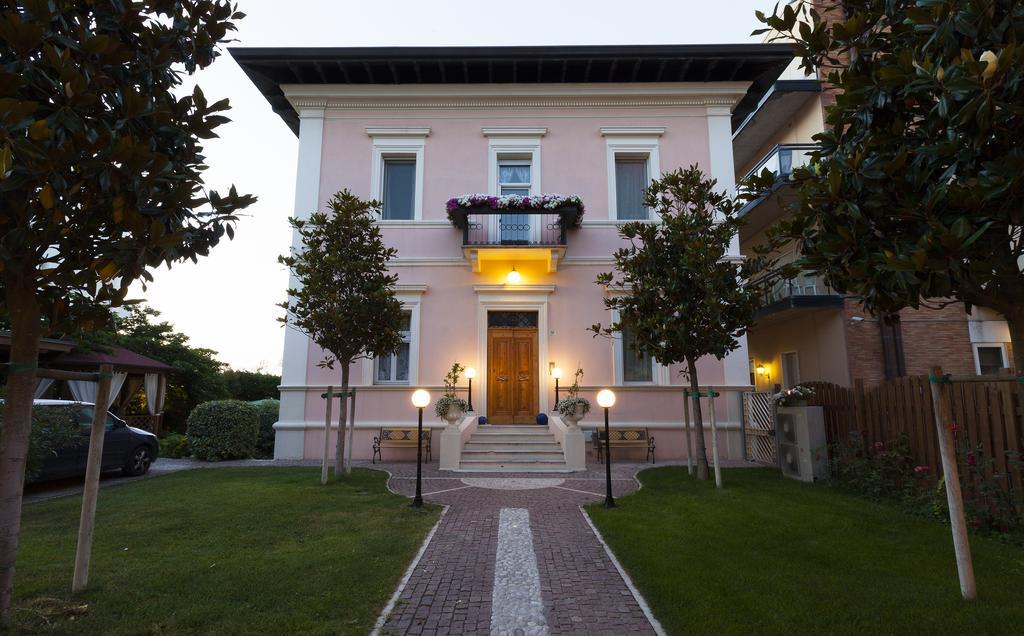 Villa Fiorita Каттолика Экстерьер фото